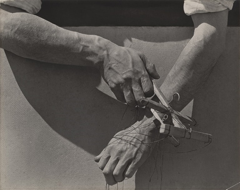 Tina Modotti Hands of marionette player, 1929