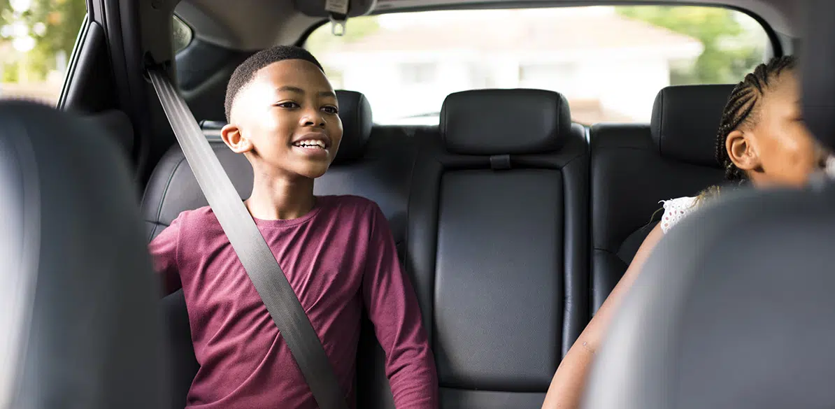 My son is 9 years old, does he have to use a booster seat? We answer the question that all parents ask themselves