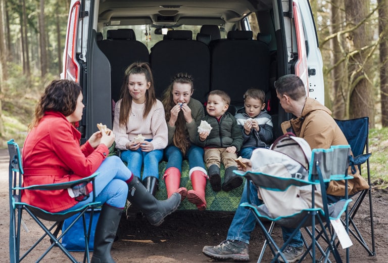 ¿Cómo llevar a los niños en furgoneta?