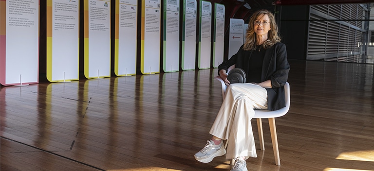 Cocoon Social entrepreneur in a talk about innovation and social transformation