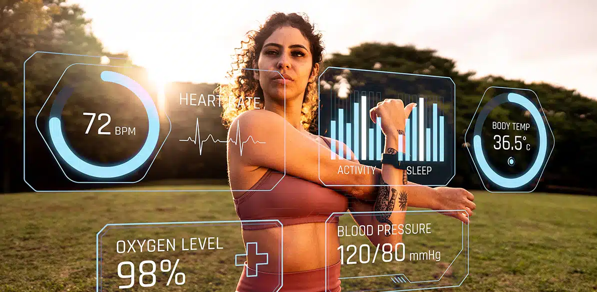 Mujer midiendo constantes vitales con tecnología de salud digital e inteligencia artificial 