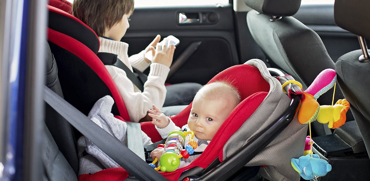 Tips on how to entertain our children in the car while keeping them safe
