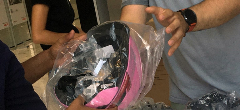 Seguridad, solidaridad y sostenibilidad Campaña DELIVERY LIFE para dotar al colectivo de los riders de cascos inteligentes