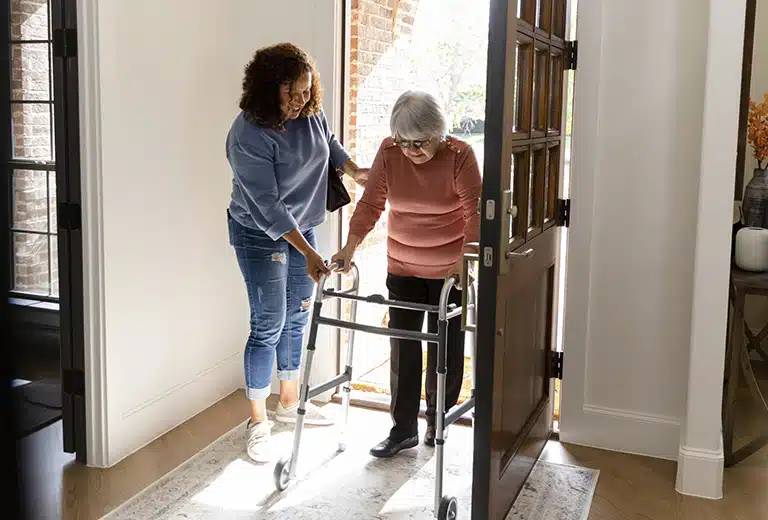 Vivir más, vivir mejor: el gran reto de la longevidad, la dependencia y los cuidados en la España del futuro