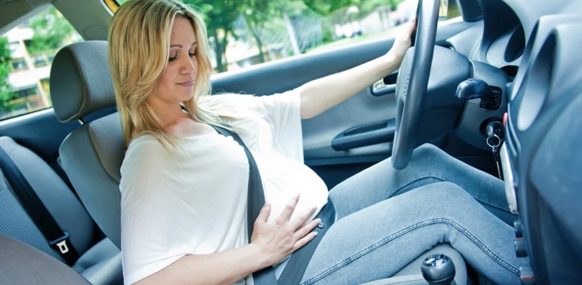 Provided you take the proper precautions, driving while pregnant can be perfectly safe for both mother and baby.