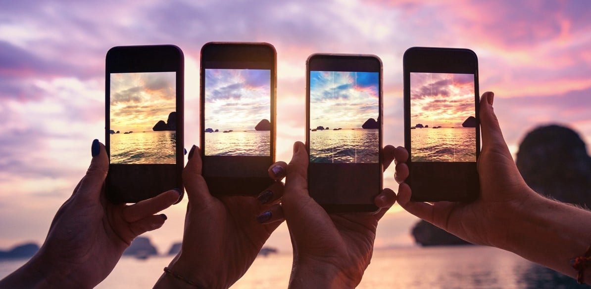 We give you ten tips to switch off your smartphone as well as yourself while on vacation
