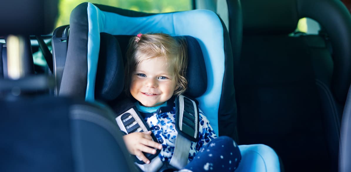 Con niños en el coche, predica con el ejemplo Lleva siempre puesto el cinturón y utiliza para ellos los sistemas de retención adecuados según su altura y peso