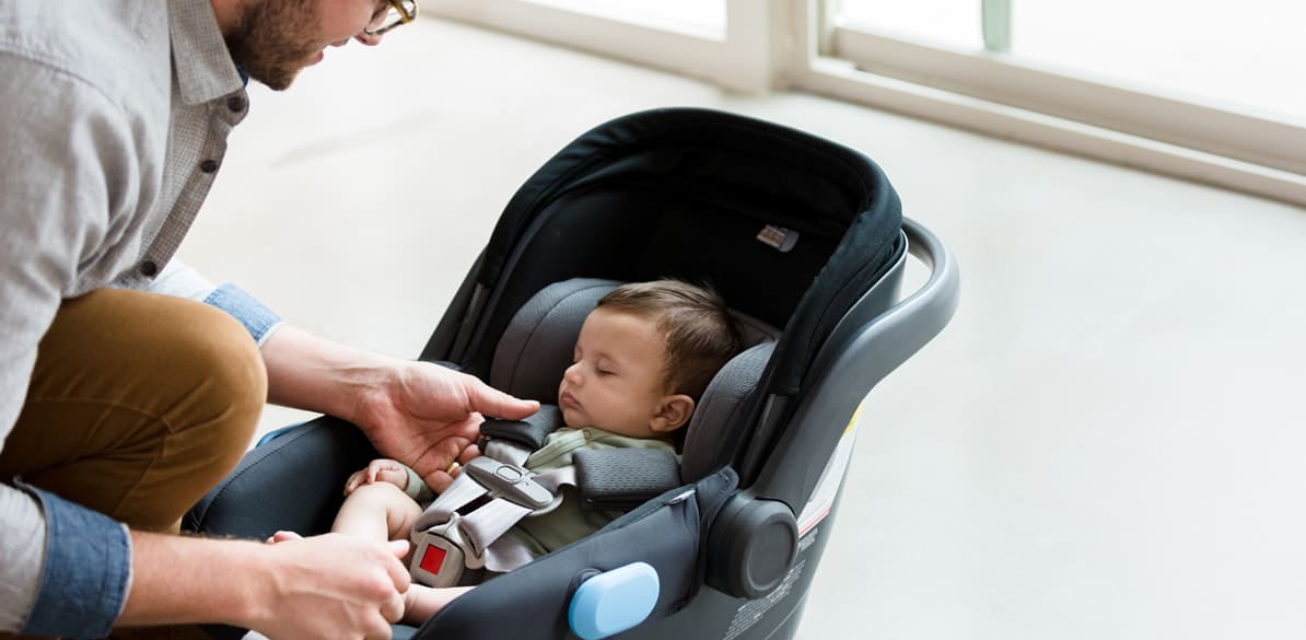 Should we let babies sleep in the carrycot known as the Maxi-Cosi child restraint system while traveling?