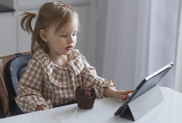 Dieta, pantallas y signos de TDAH en la infancia