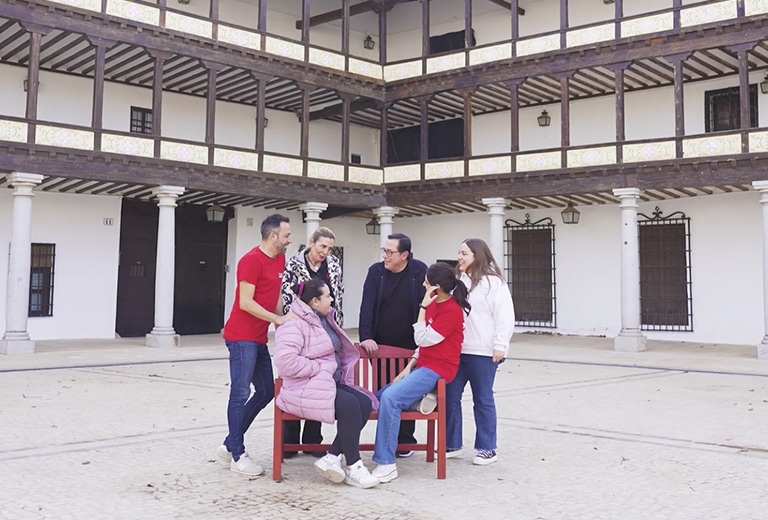 Personas participando en una actividad comunitaria