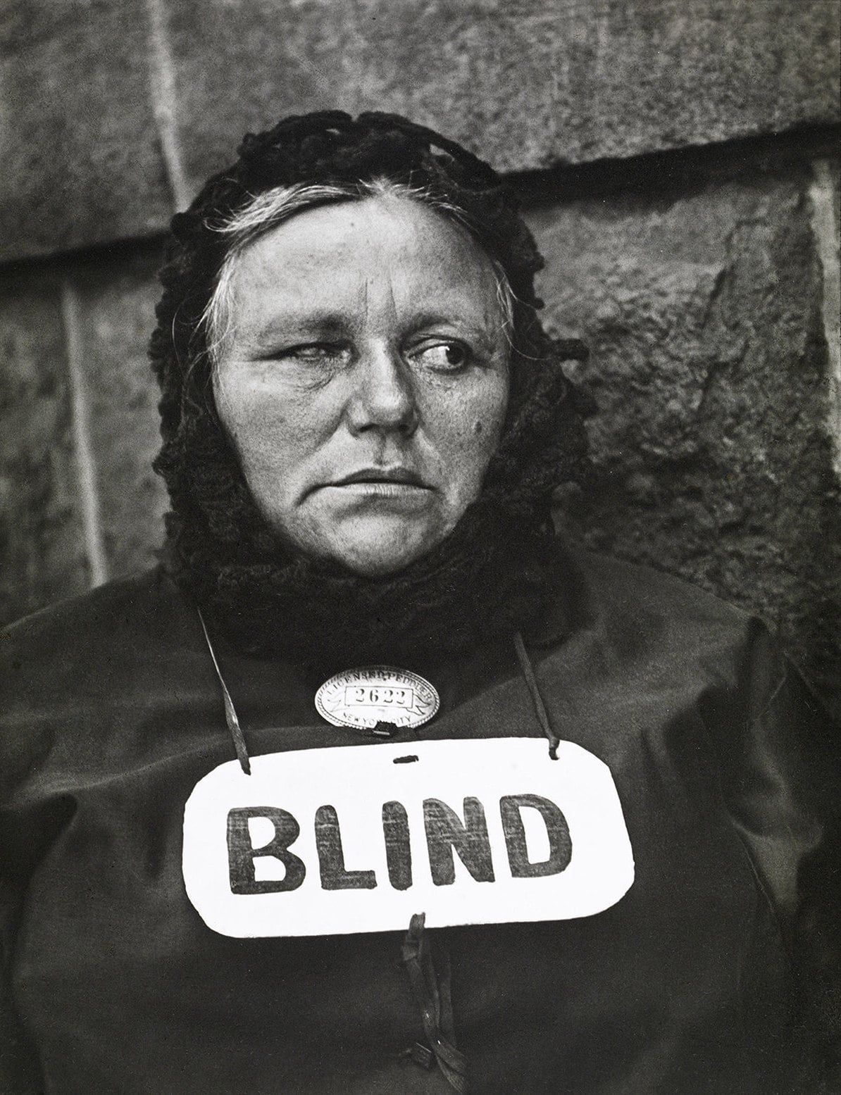 We reveal the keys to the Blind Woman photograph