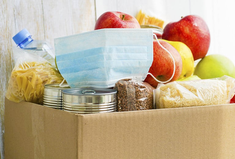 El derecho a la alimentación Apoyamos iniciativas destinadas a personas sin recursos