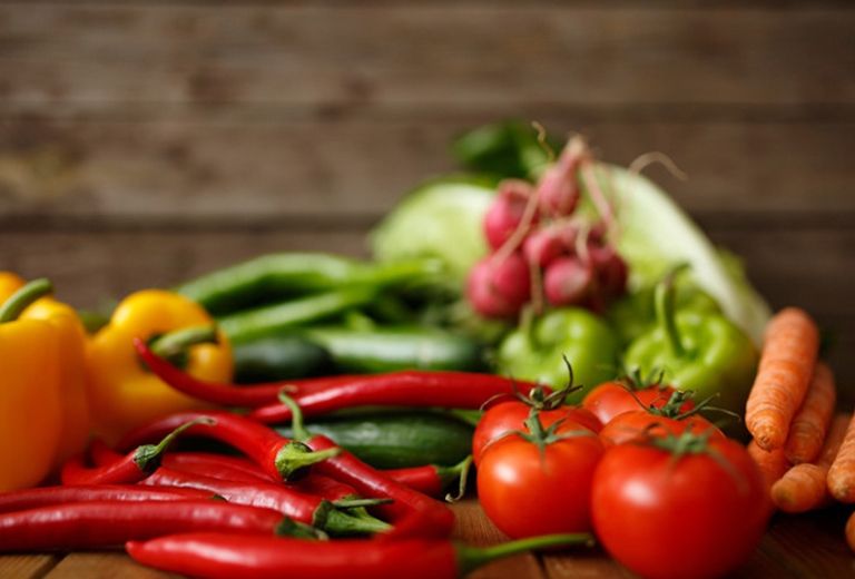 Las verduras y hortalizas on bajas en calorías y materia grasa y aportan hidratos de carbono y proteínas