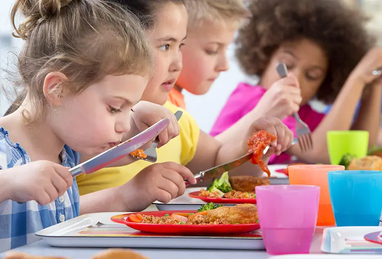Para que un niño con sobrepeso no sea un adulto con problemas de salud Pon el peso en los buenos hábitos
