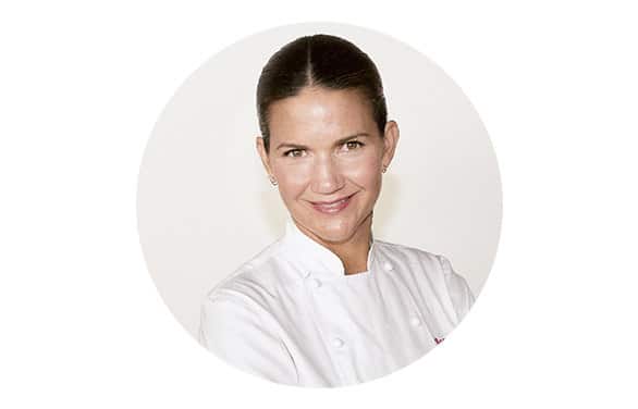 In 1995 she founded her own catering company called ‘Samantha de España Catering’ Samantha Vallejo – Nágera