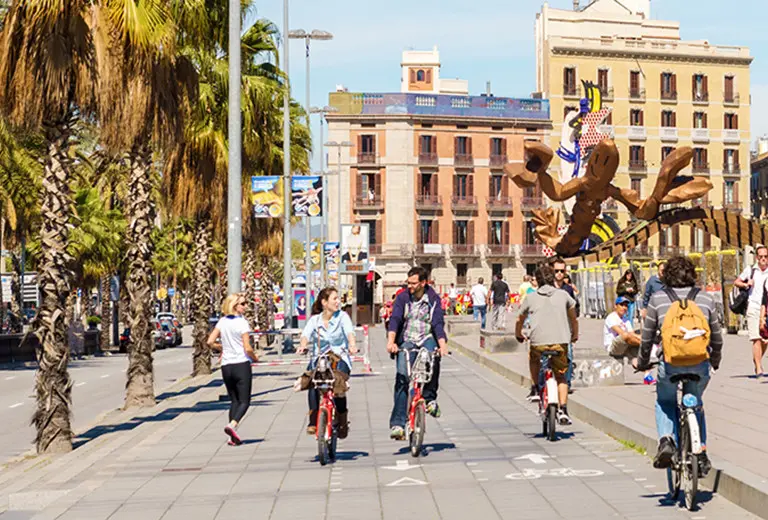 Barcelona en bici: Guía para pequeños viajeros