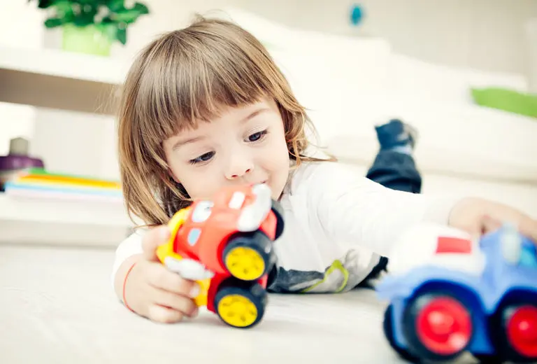 Seguridad vial para niños de preescolar Los estudios de Fundación MAPFRE demuestran que la educación vial depende sobre todo de los padres