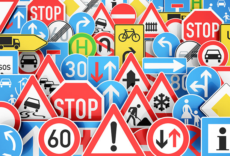 Las señales de tráfico ofrecen información vital