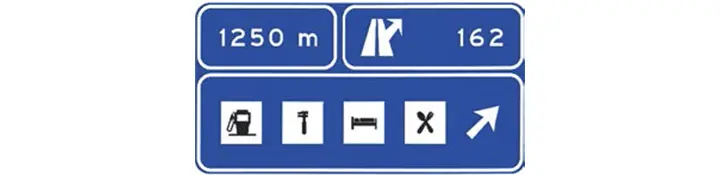 Preseñalización en autopista o autovía de una zona o área de servicio con salida compartida