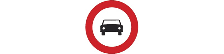 Entrada prohibida a vehículos de motor, excepto motocicletas de dos ruedas sin sidecar