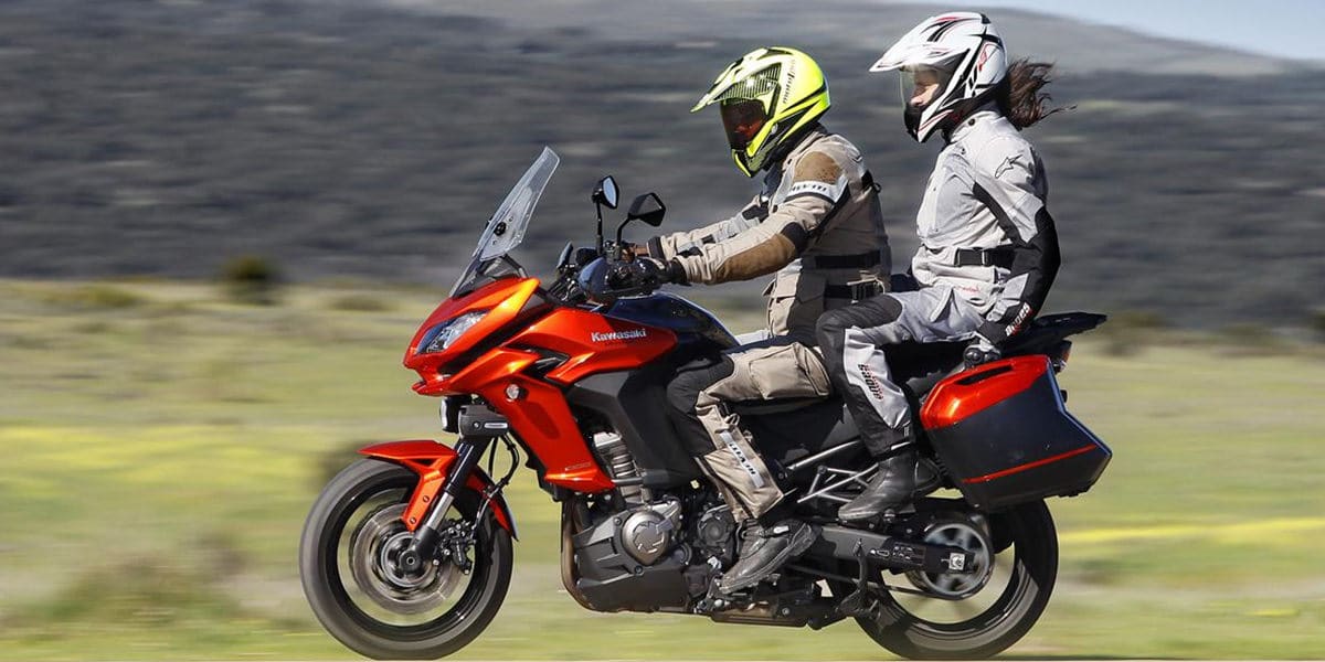 Cómo ir de pasajero en moto - Fundación MAPFRE