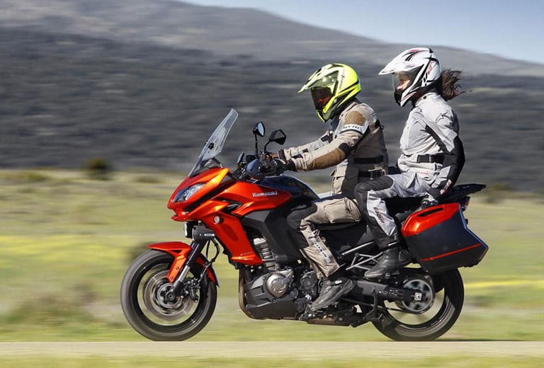 Soy pasajero en moto: ¿Cómo debo comportarme?