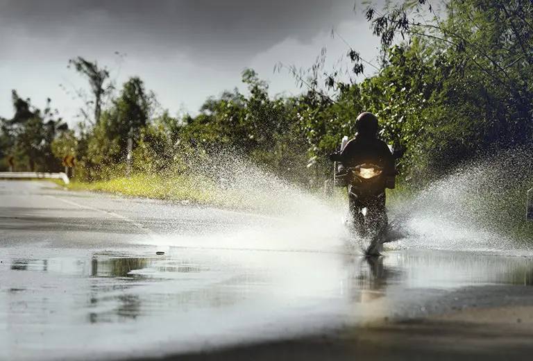 Basic motorcyclist equipment for the rain