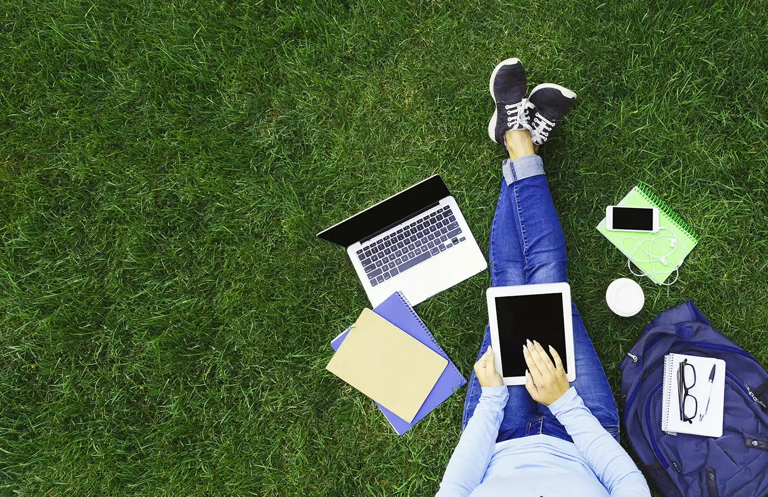 Campus online Disponemos de una plataforma de formación on-line con cursos para empleados en general y para grupos específicos de riesgo, incluyendo peatones