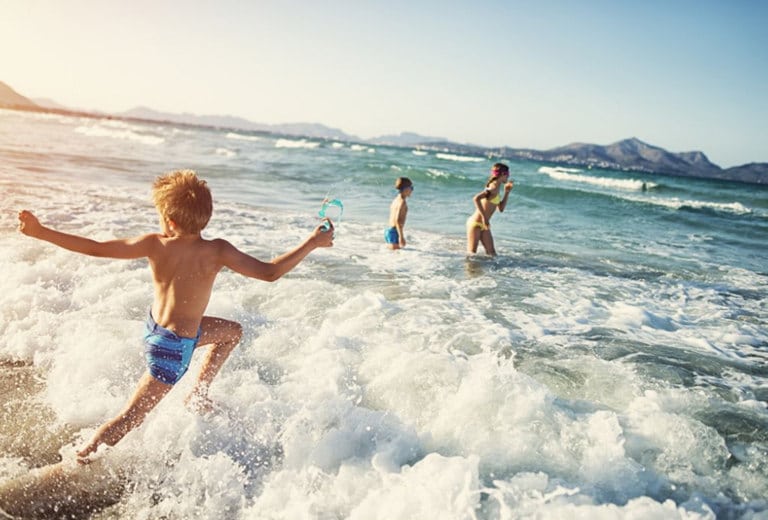 Casi ahogamiento por inmersión en agua de mar