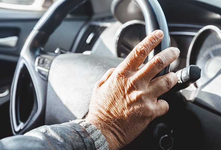 Enfermedades crónicas degenerativas en el adulto mayor y conducción
