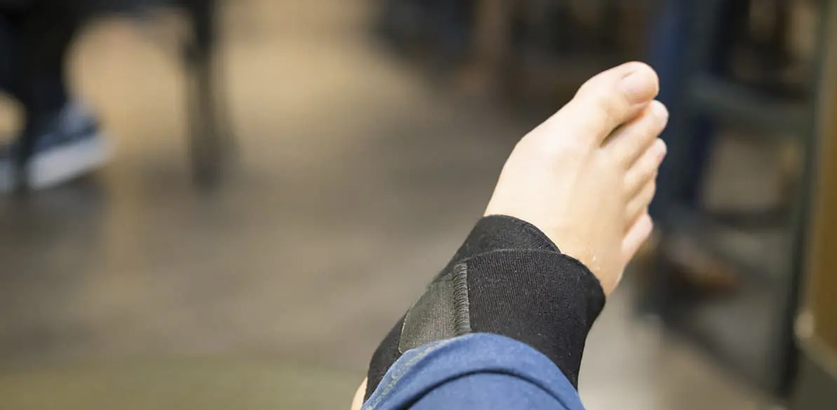 Lesiones tendinosas, musculares, de partes blandas, bursitis y tumores del miembro inferior, que limitan la conducción Las lesiones musculares, tendinosas, bursitis y tumores del miembro inferior pueden limitar la conducción