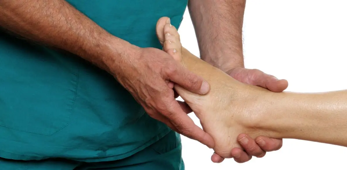 Foot: osteonecrosis, disorders of the sesamoids, bone tumors, osteoarticular infections, gout, and its influence on driving Osteonecrosis, bone tumors and their influence on driving