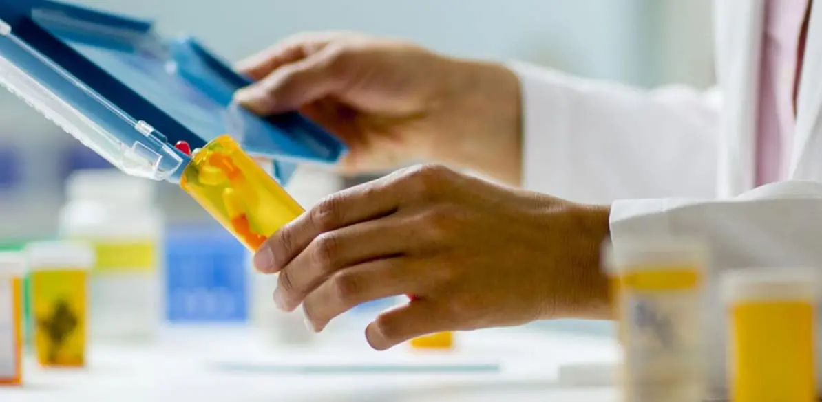 Tratamiento de las convulsiones y conducción Tratamiento basado en el uso de medicamentos que reducen la actividad anormal de las células nerviosas