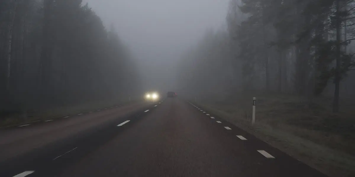 Campo visual y conducción El área de visión perfecta se produce en un cono con un ángulo de apertura de 3 grados