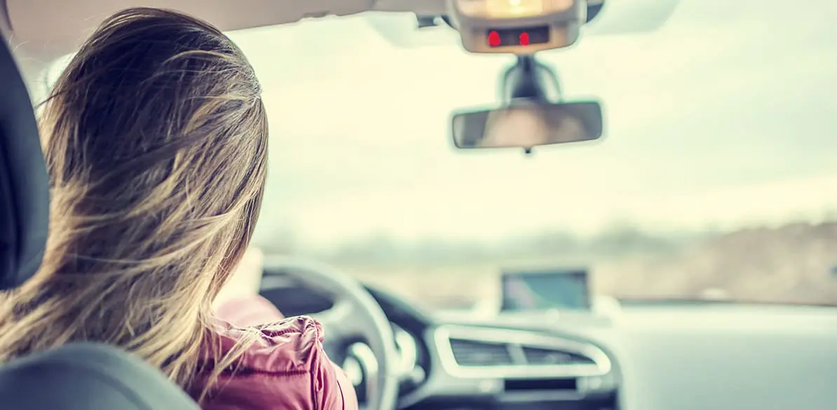 Malformaciones del oído, cuerpos extraños, inflamación del oído externo y su repercusión al volante En el oído se desarrollan las funciones de la audición y el equilibrio que son indispensables para la conducción