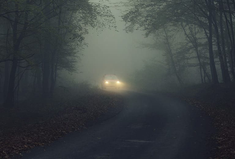 Visibilidad reducida al volante y el movimiento de los párpados