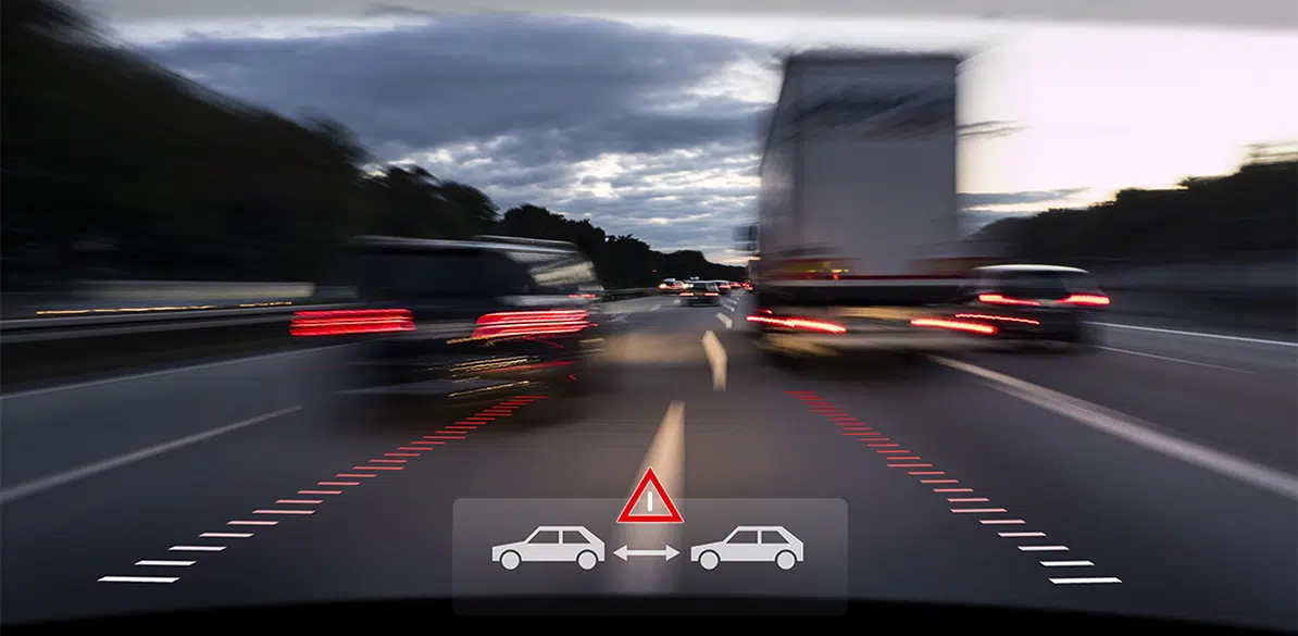 Alerta de frenada de emergencia Emergency brake Display EBD