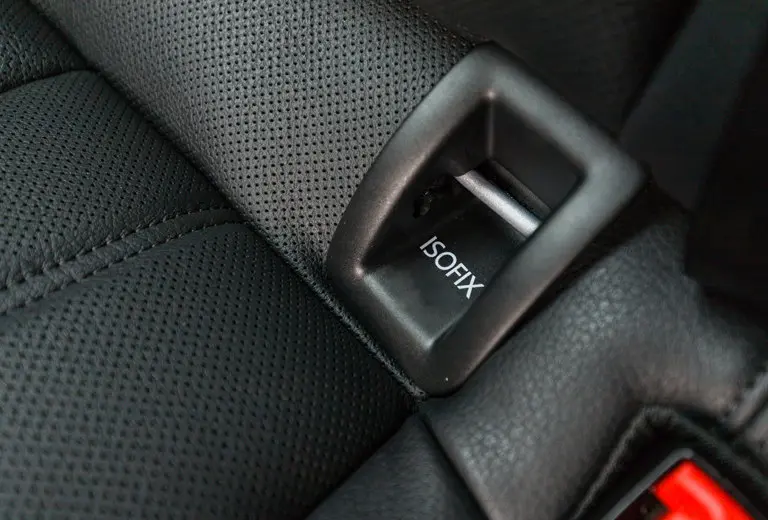 ISOFIX system, the universal option for baby seats ISOFIX, a system that hooks onto life
