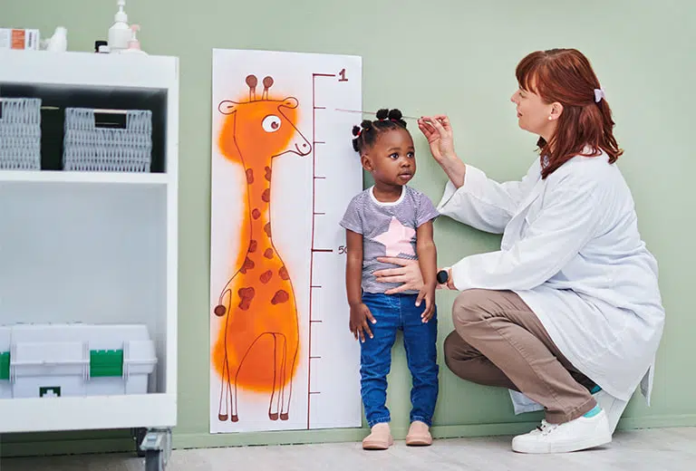 Weight, height and age When choosing a car seat, it is important that it is well adapted to the weight, height and age of the child, as this will ensure a safer journey.