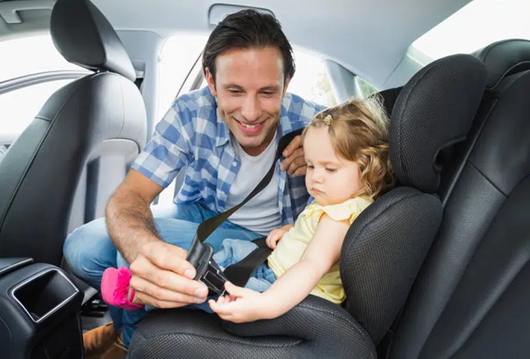 Niños en el Coche - Consejos para que viajen con Seguridad y Comodidad