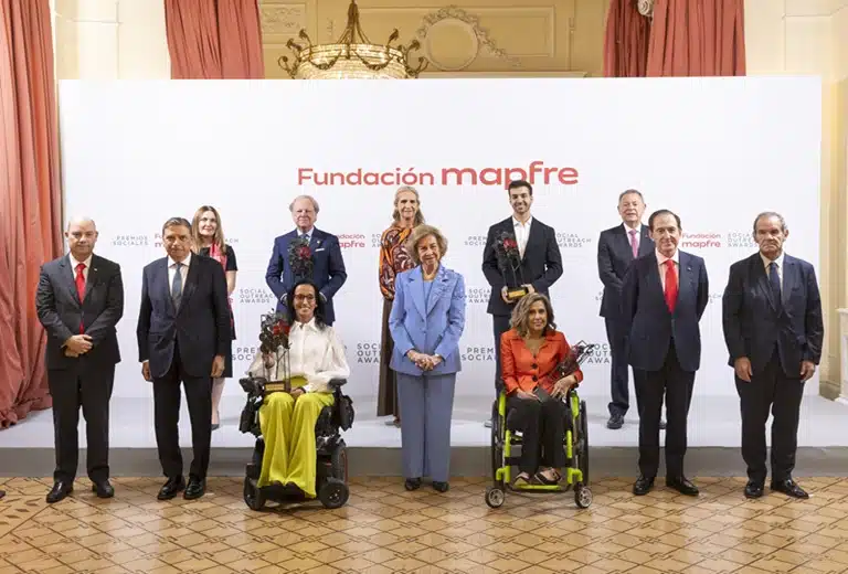 Fundación Mapfre reconoce el compromiso social de Teresa Perales, Ayúdame3d, AESLEME y Cortijo Guadiana