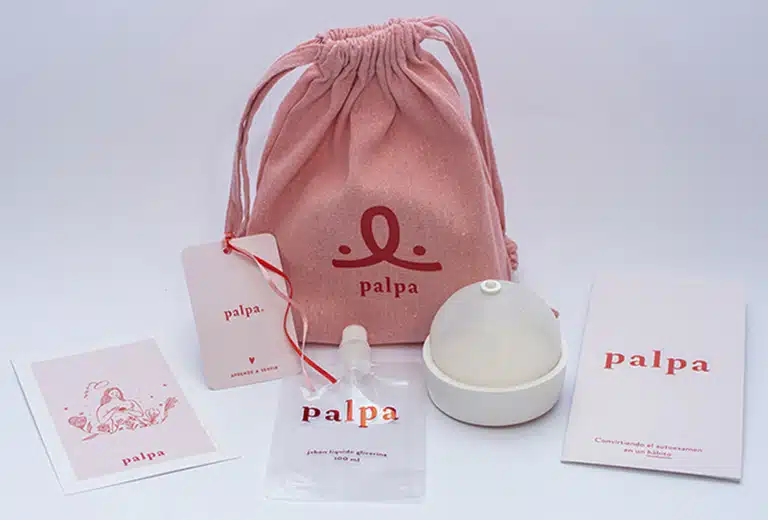 Palpa (Chile) Palpa (Chile), una esponja de ducha que permite a la mujer examinarse la mama y reconocer un tumor con mayor facilidad