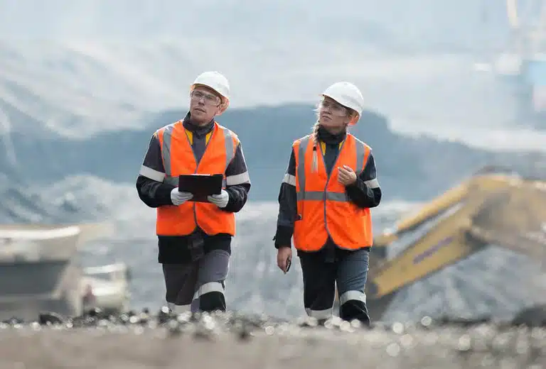TRAIN THE TRAINERS (Chile) This is an intergenerational and inter-company knowledge management program designed for the mining industry
