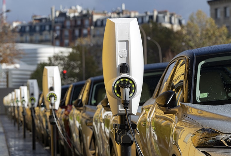 De carrozas a autos eléctricos y autónomos: cómo se reinventa la industria automotriz