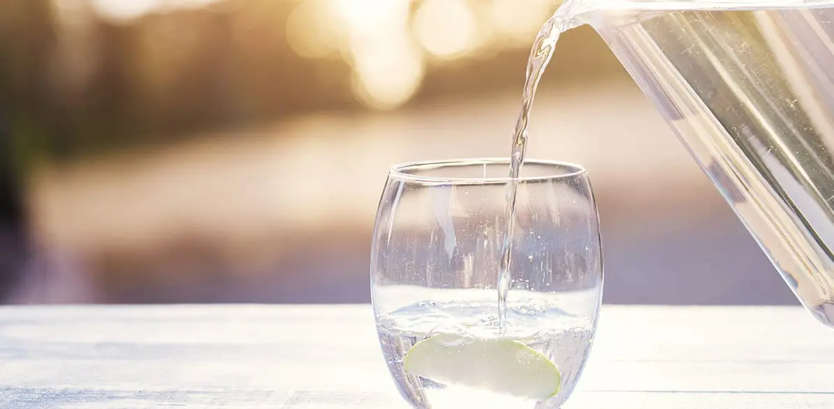 Reto social urbano: por un uso sostenible del agua en los hogares Información, comunicación y concienciación de la ciudadanía para un uso eficiente del agua