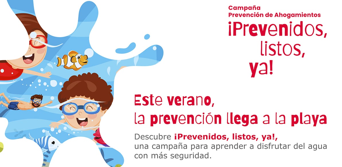 Niños nadando en campaña de prevención de ahogamientos en verano