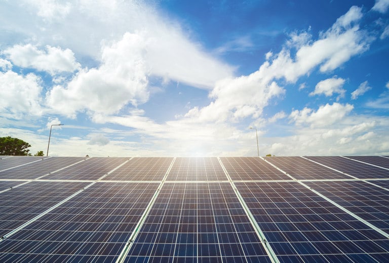 Seguros para un mundo renovable y sostenible Informe sobre energías renovables y sostenibles