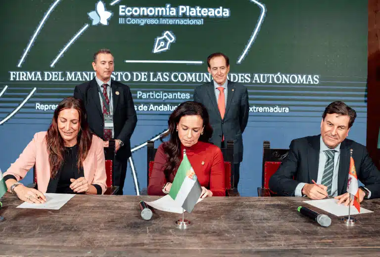 Fundación MAPFRE impulsa el ‘Manifiesto por la economía plateada’ en las regiones de la ruta de la plata