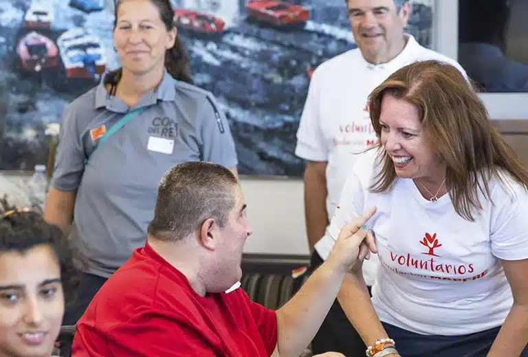 Voluntarios de Fundación MAPFRE participan en una actividad de inclusión social en Palma de Mallorca