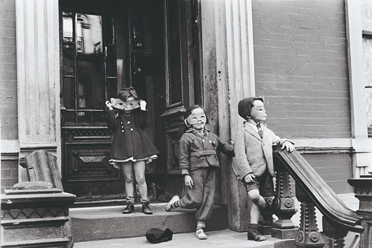 Helen Levitt New York, c. 1939